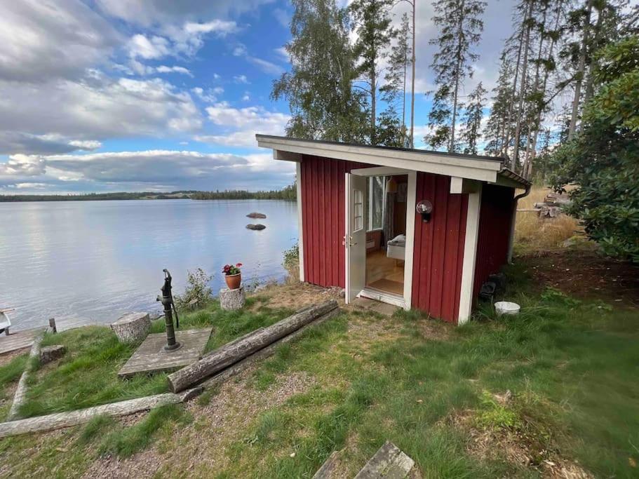 Talludden by the lake Årydssjön, Furuby Exteriör bild